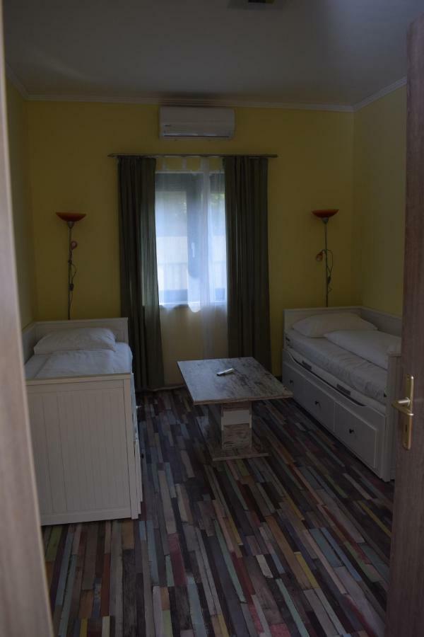 Bed and Breakfast Arnyas Park Apartmanhaz Balatonalmádi Exterior foto