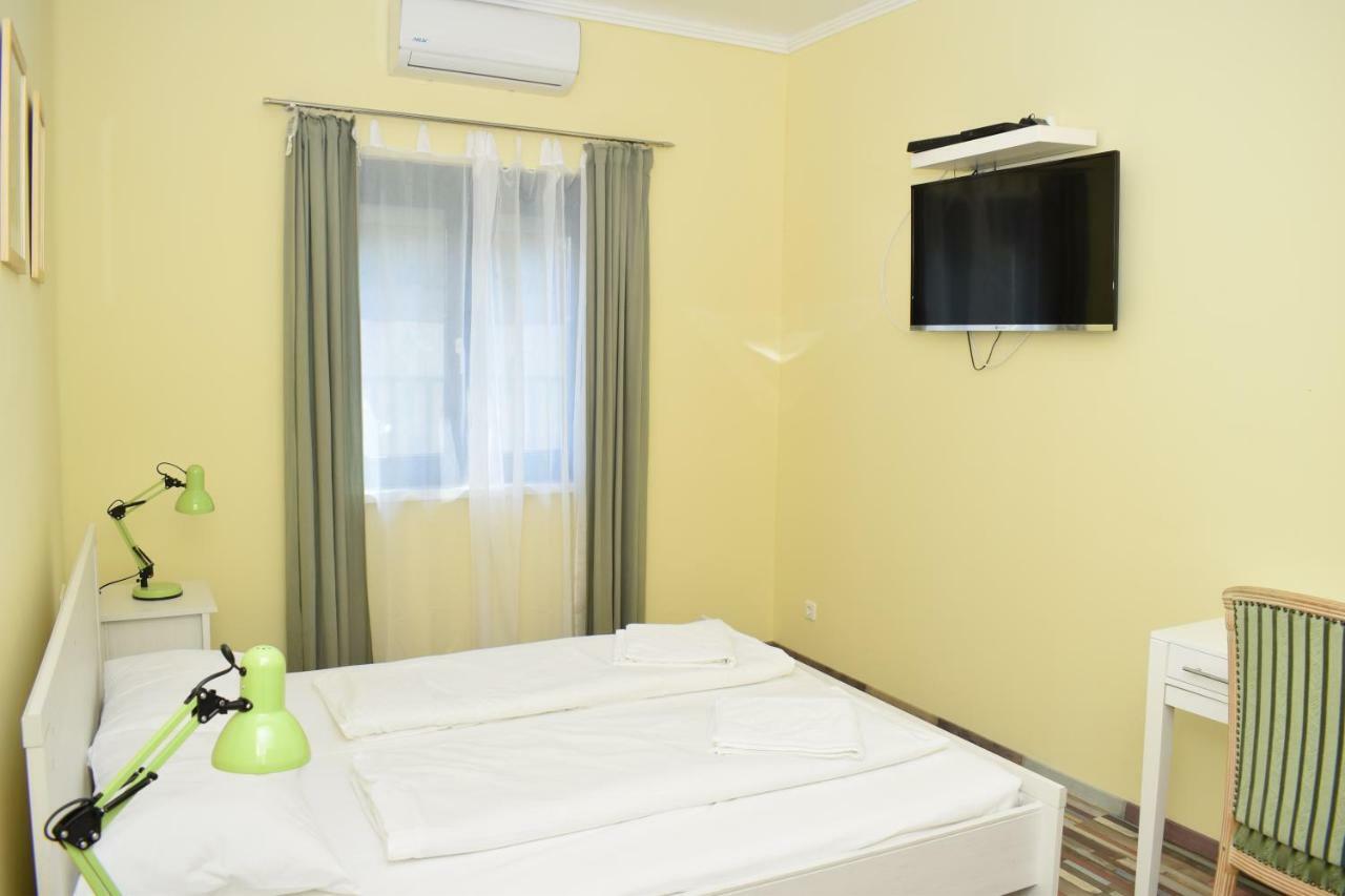 Bed and Breakfast Arnyas Park Apartmanhaz Balatonalmádi Exterior foto