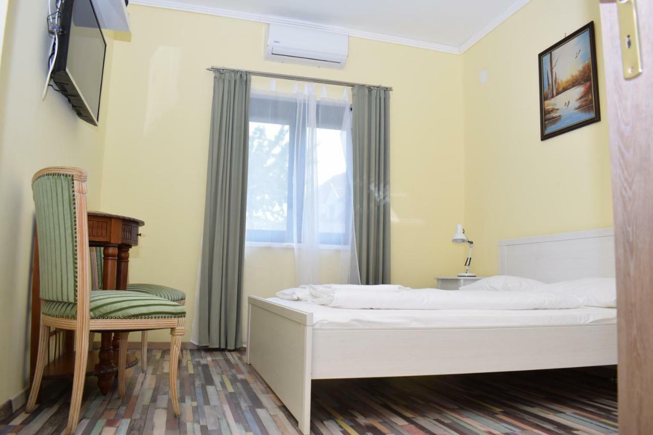 Bed and Breakfast Arnyas Park Apartmanhaz Balatonalmádi Exterior foto